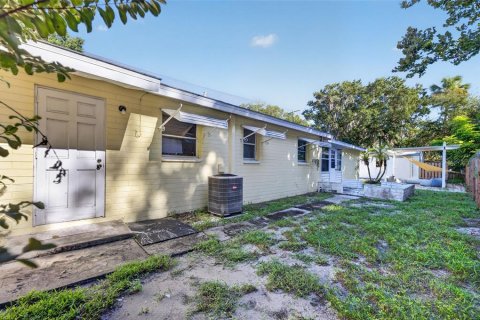 Villa ou maison à louer à New Smyrna Beach, Floride: 2 chambres, 87.7 m2 № 2419296 - photo 23