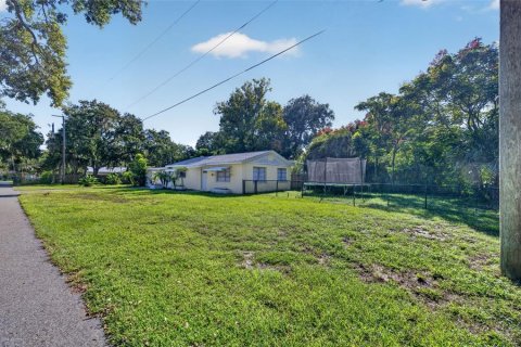 Villa ou maison à louer à New Smyrna Beach, Floride: 2 chambres, 87.7 m2 № 2419296 - photo 25