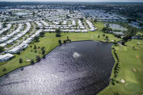 House in Boynton Beach, Florida 2 bedrooms, 132.66 sq.m. № 2190038 - photo 29