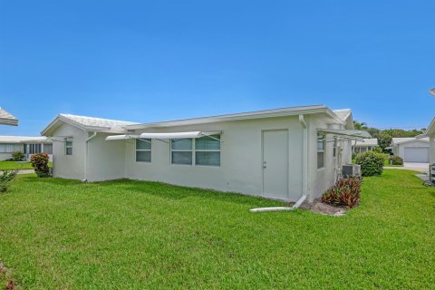 House in Boynton Beach, Florida 2 bedrooms, 132.66 sq.m. № 2190038 - photo 13