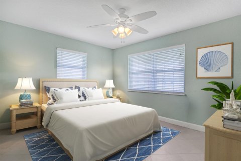 House in Boynton Beach, Florida 2 bedrooms, 132.66 sq.m. № 2190038 - photo 11