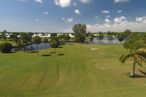 House in Boynton Beach, Florida 2 bedrooms, 132.66 sq.m. № 2190038 - photo 17