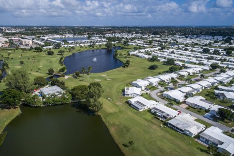 House in Boynton Beach, Florida 2 bedrooms, 132.66 sq.m. № 2190038 - photo 30