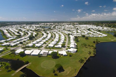 House in Boynton Beach, Florida 2 bedrooms, 132.66 sq.m. № 2190038 - photo 18