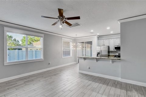 Villa ou maison à louer à Kissimmee, Floride: 5 chambres, 260.13 m2 № 2198485 - photo 16