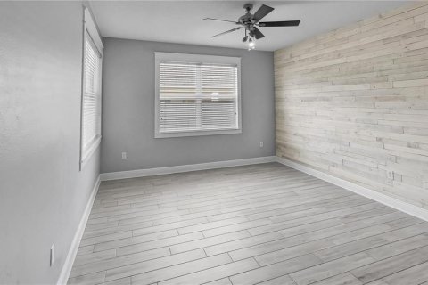 Villa ou maison à louer à Kissimmee, Floride: 5 chambres, 260.13 m2 № 2198485 - photo 17