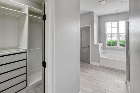 Villa ou maison à louer à Kissimmee, Floride: 5 chambres, 260.13 m2 № 2198485 - photo 18