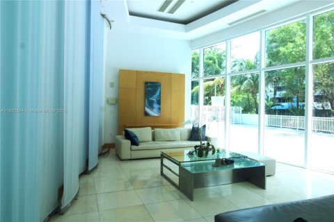 Condominio en venta en Miami, Florida, 1 dormitorio, 73.49 m2 № 1785882 - foto 4