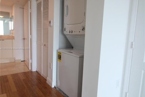 Condominio en venta en Miami, Florida, 1 dormitorio, 73.49 m2 № 1785882 - foto 23