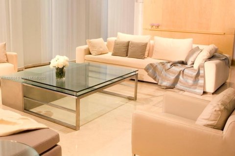 Condominio en venta en Miami, Florida, 1 dormitorio, 73.49 m2 № 1785882 - foto 2