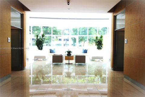 Condominio en venta en Miami, Florida, 1 dormitorio, 73.49 m2 № 1785882 - foto 3