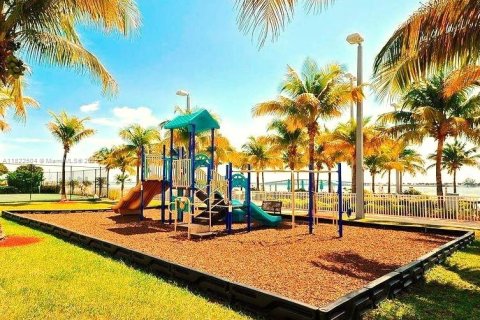 Condominio en venta en Miami, Florida, 1 dormitorio, 73.49 m2 № 1785882 - foto 16