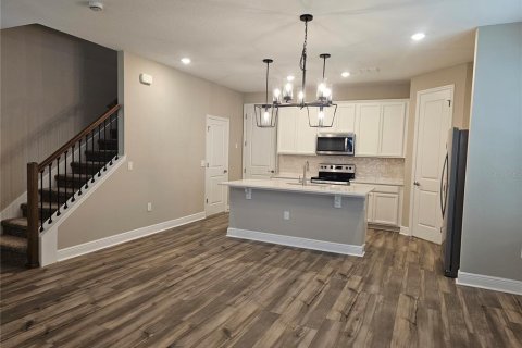 House in Winter Garden, Florida 3 bedrooms, 166.11 sq.m. № 2381026 - photo 4