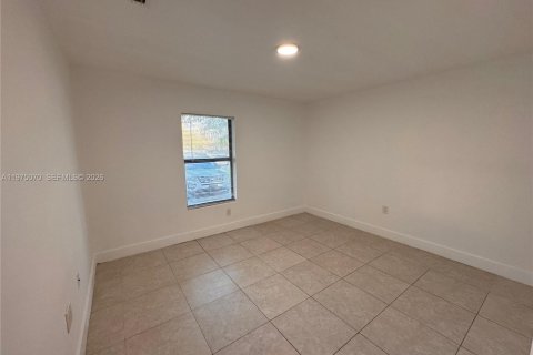 Снять в аренду квартиру в Халландейл-Бич, Флорида 3 спальни, 120.77м2, № 2038219 - фото 6