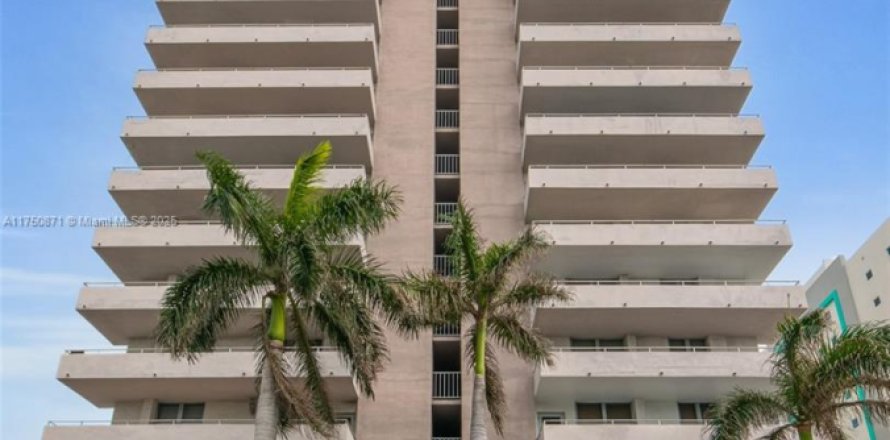 Appartement à Surfside, Floride 1 chambre, 85.28 m2 № 1713792