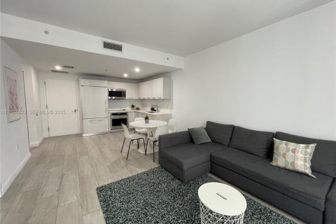 Condominio en venta en Miami, Florida, 1 dormitorio, 57.6 m2 № 1986006 - foto 2