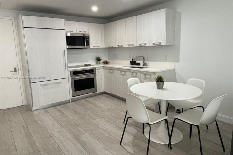 Condominio en venta en Miami, Florida, 1 dormitorio, 57.6 m2 № 1986006 - foto 3