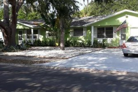 Apartment in Dunedin, Florida 2 bedrooms, 119.84 sq.m. № 1640117 - photo 1