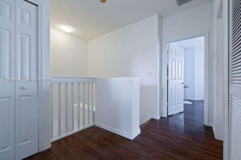 Townhouse in Homestead, Florida 3 bedrooms, 146.04 sq.m. № 2012574 - photo 20