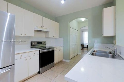 Townhouse in Homestead, Florida 3 bedrooms, 146.04 sq.m. № 2012574 - photo 2