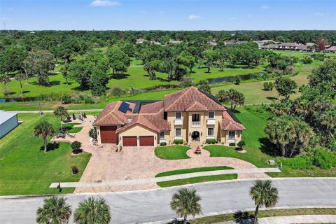 House in Titusville, Florida 3 bedrooms, 364.27 sq.m. № 2211032 - photo 6