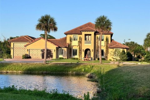 House in Titusville, Florida 3 bedrooms, 364.27 sq.m. № 2211032