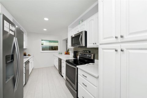 House in Cape Canaveral, Florida 3 bedrooms, 140.75 sq.m. № 2098406 - photo 9