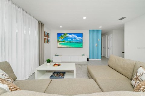 House in Cape Canaveral, Florida 3 bedrooms, 140.75 sq.m. № 2098406 - photo 17