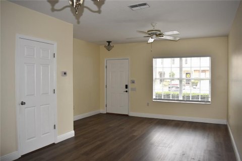 Touwnhouse à louer à Tampa, Floride: 2 chambres, 107.02 m2 № 2102749 - photo 2