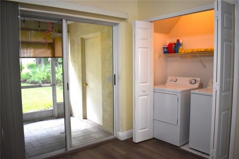 Touwnhouse à louer à Tampa, Floride: 2 chambres, 107.02 m2 № 2102749 - photo 6