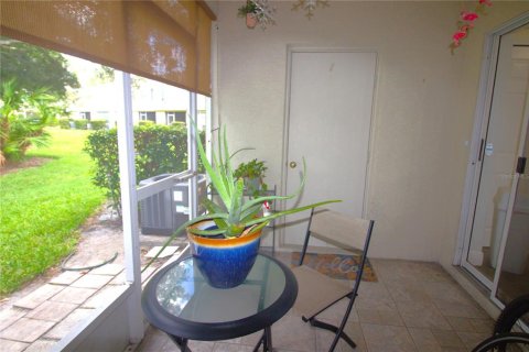 Touwnhouse à louer à Tampa, Floride: 2 chambres, 107.02 m2 № 2102749 - photo 9