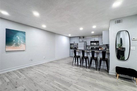 Condominio en alquiler en Land O' Lakes, Florida, 2 dormitorios, 74.32 m2 № 2111033 - foto 5