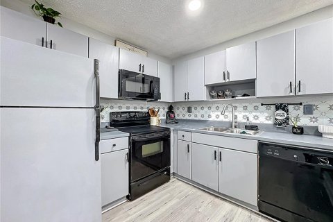 Condominio en alquiler en Land O' Lakes, Florida, 2 dormitorios, 74.32 m2 № 2111033 - foto 10