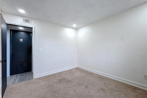 Condominio en alquiler en Land O' Lakes, Florida, 2 dormitorios, 74.32 m2 № 2111033 - foto 16