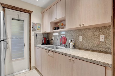 Copropriété à louer à Hallandale Beach, Floride: 1 chambre, 82.68 m2 № 2186622 - photo 11