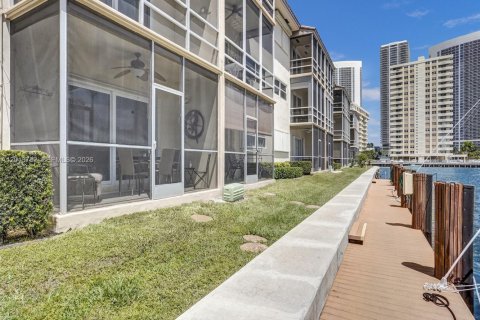 Copropriété à louer à Hallandale Beach, Floride: 1 chambre, 82.68 m2 № 2186622 - photo 25
