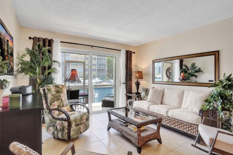 Condo à Hallandale Beach, Floride, 1 chambre  № 2186622
