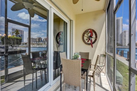 Copropriété à louer à Hallandale Beach, Floride: 1 chambre, 82.68 m2 № 2186622 - photo 30
