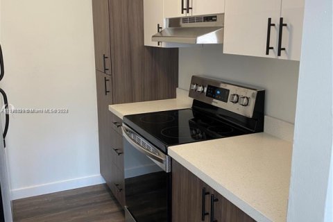 Condo in Pompano Beach, Florida, 2 bedrooms  № 1701261 - photo 6