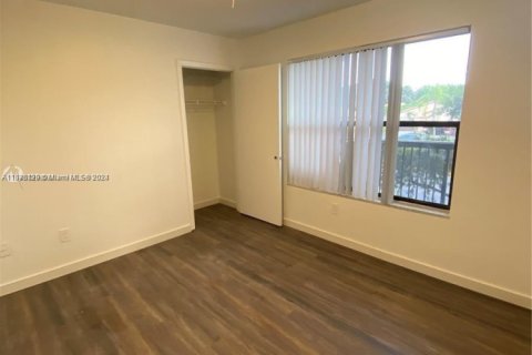 Condo in Pompano Beach, Florida, 2 bedrooms  № 1701261 - photo 12