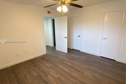 Condo in Pompano Beach, Florida, 2 bedrooms  № 1701261 - photo 10
