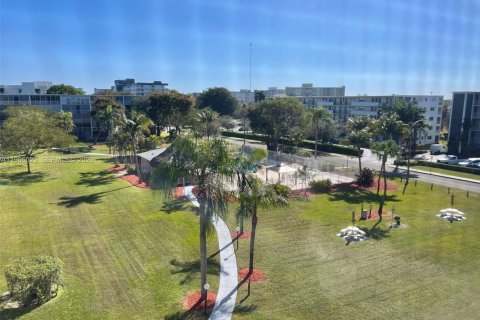 Снять в аренду кондоминиум в Холливуд, Флорида 1 спальня, 72м2, № 2028055 - фото 5