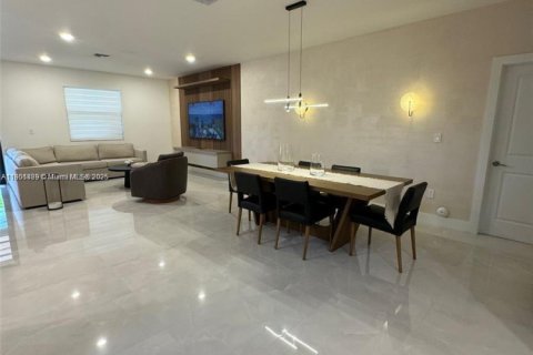 Villa ou maison à vendre à Homestead, Floride: 5 chambres, 276.29 m2 № 2081738 - photo 22