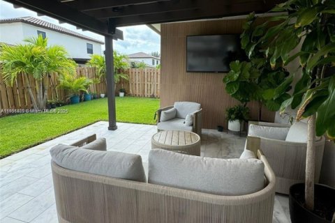 Villa ou maison à vendre à Homestead, Floride: 5 chambres, 276.29 m2 № 2081738 - photo 5
