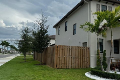 Villa ou maison à vendre à Homestead, Floride: 5 chambres, 276.29 m2 № 2081738 - photo 8