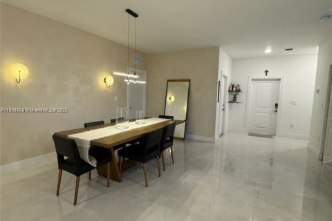 Villa ou maison à vendre à Homestead, Floride: 5 chambres, 276.29 m2 № 2081738 - photo 18