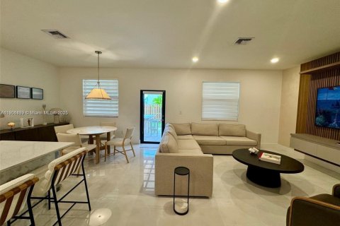 Villa ou maison à vendre à Homestead, Floride: 5 chambres, 276.29 m2 № 2081738 - photo 21