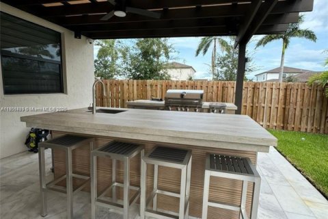 Villa ou maison à vendre à Homestead, Floride: 5 chambres, 276.29 m2 № 2081738 - photo 4