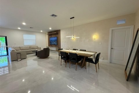 Villa ou maison à vendre à Homestead, Floride: 5 chambres, 276.29 m2 № 2081738 - photo 19