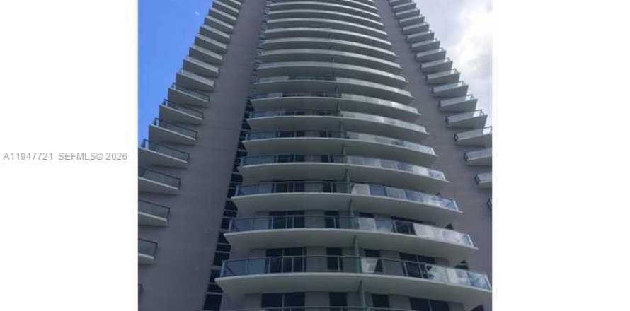 Кондоминиум с 2 спальнями в Майами, Флорида № 2003863